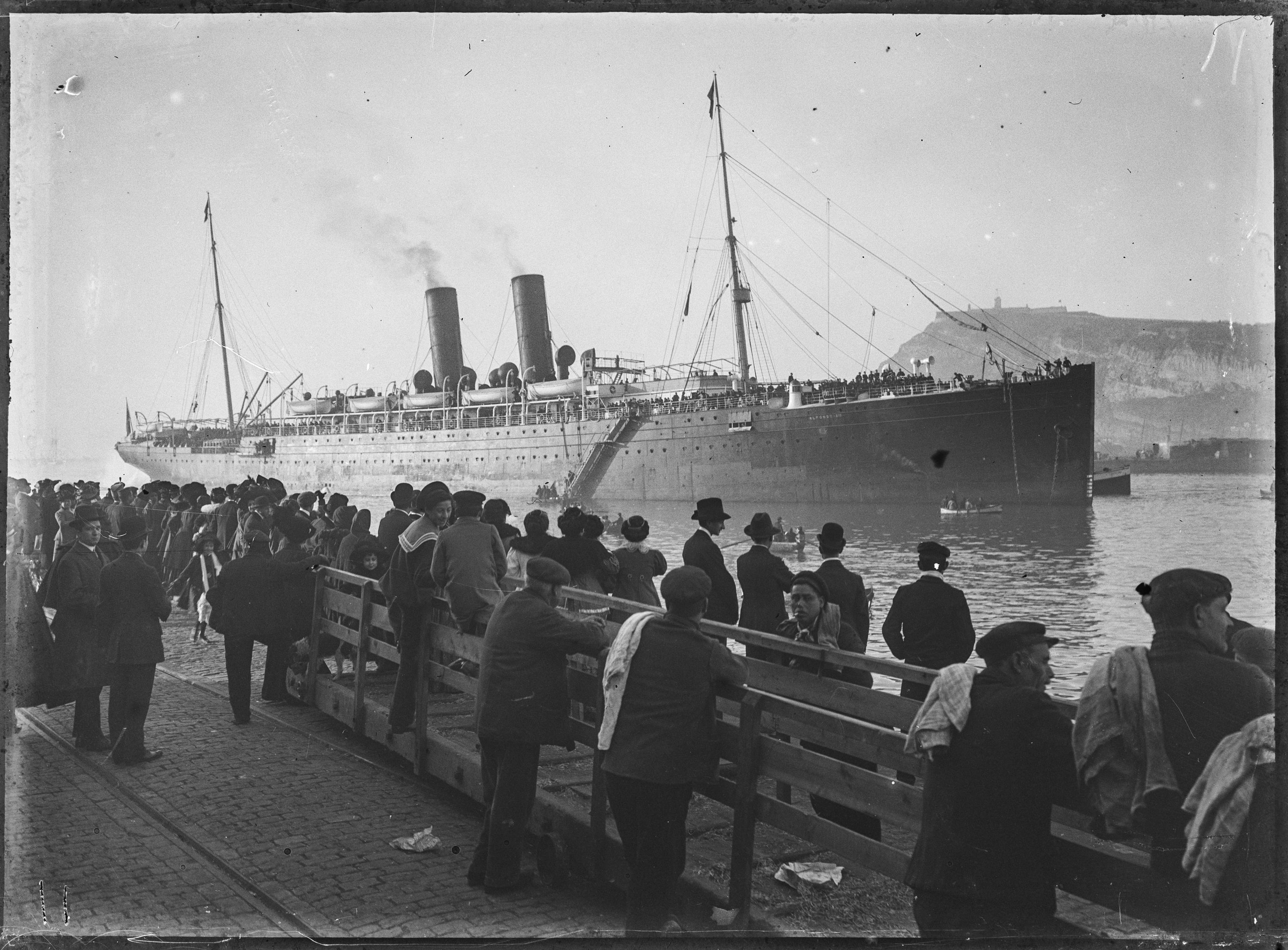 Steamship Alfonso XII, from the Compañía Trasatlántica Española, in the Port of Barcelona